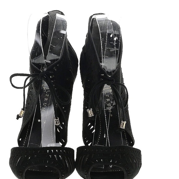 Ivanka Trump Delfino Black leather cut-out stiletto 8 NWT - Picture 2 of 4